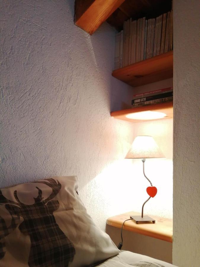 La Casetta Di Lele E Schina アルヴィエ エクステリア 写真